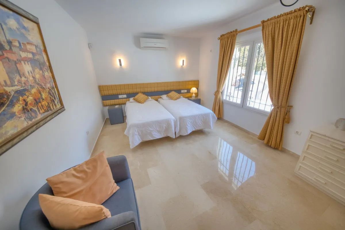 0b1ed53b-fef8-42de-9f38-b7d4650d50bd