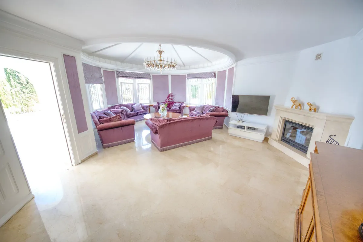 2b43418e-a54e-43b2-8a13-0f6b9bb8acce