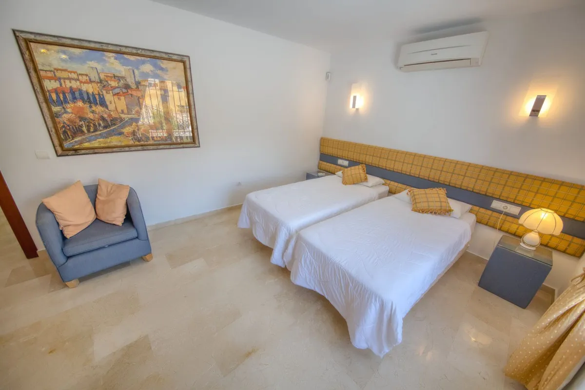 7e3d2aa4-f03e-4793-b502-58ce98fff143