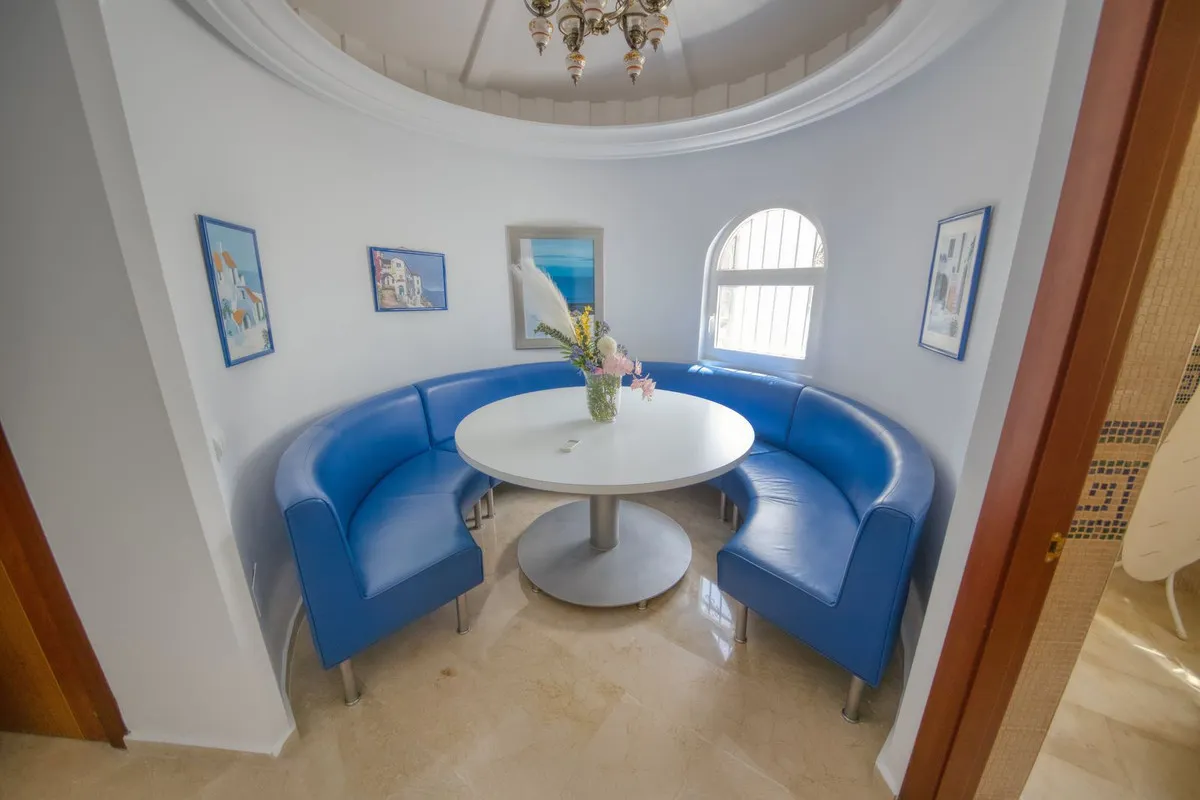 ce8a6b56-9111-4004-bb20-4fe14254e03b