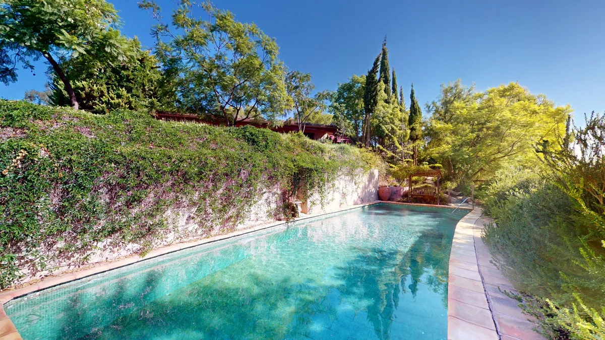 6fb0e195-39c4-42f2-9165-d0356e3149fe