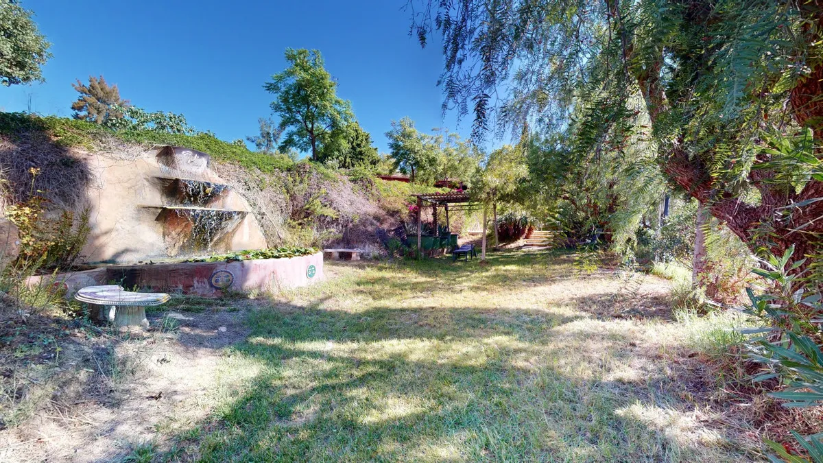 a0aff646-2efd-4295-ac5f-0355d1cb5951