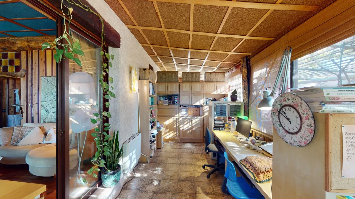 f1e6cb85-4df0-46e6-b267-5bc312192ca5