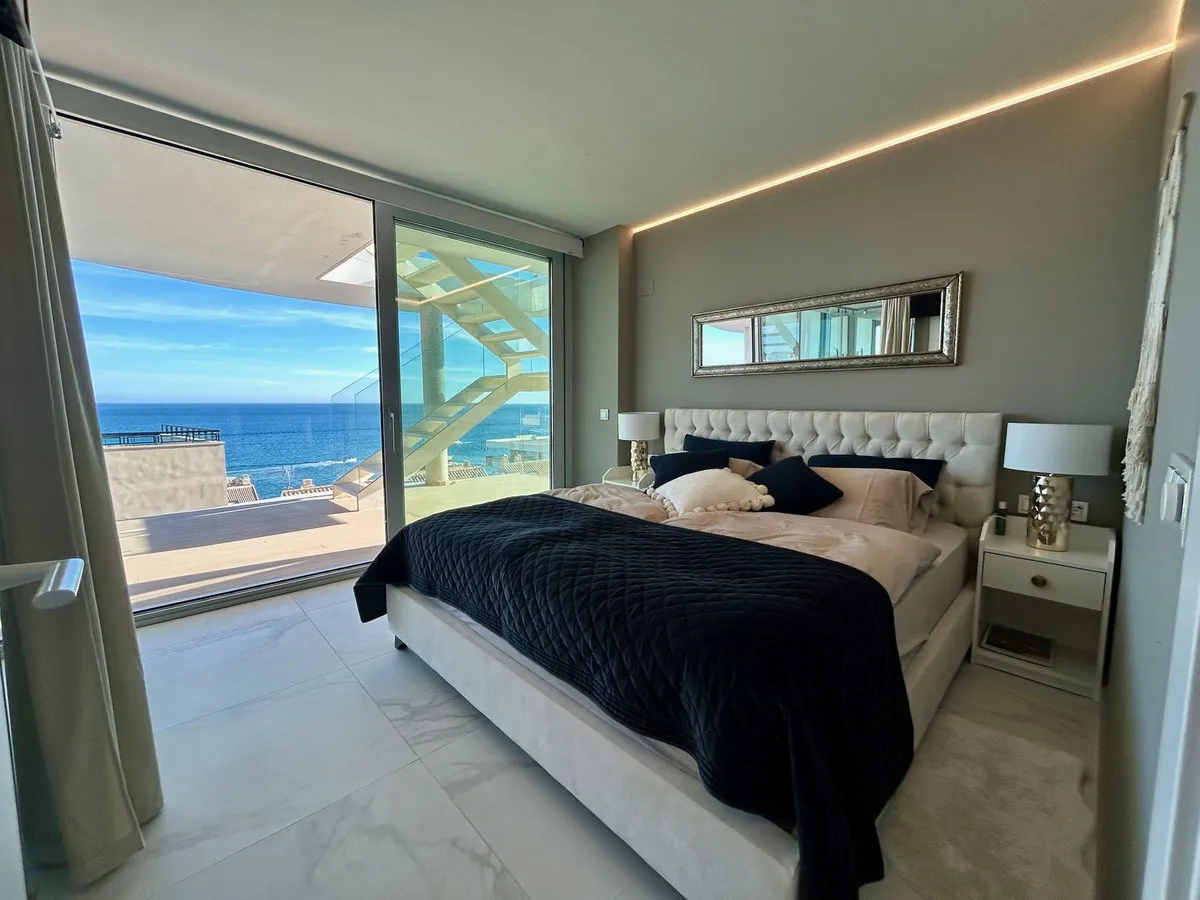 c6427fae-ae1c-4583-8970-29e7c47cf52f