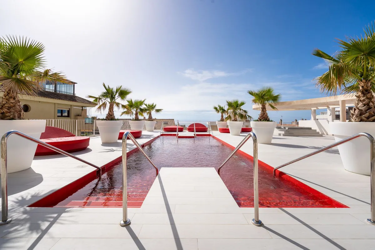 f040743b-b8eb-461d-8bb1-ceb61b93d324