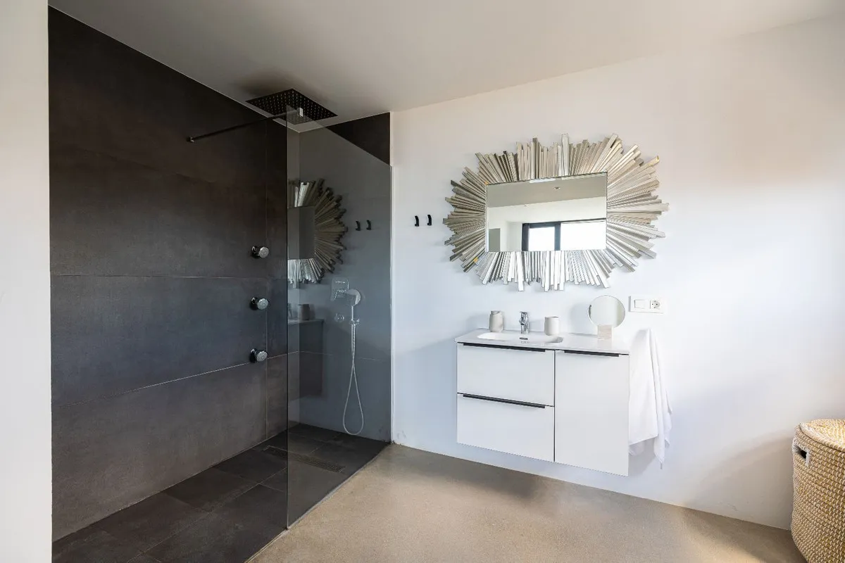 2e1dc6ba-c19a-444f-8725-ae8d67d4e0c8