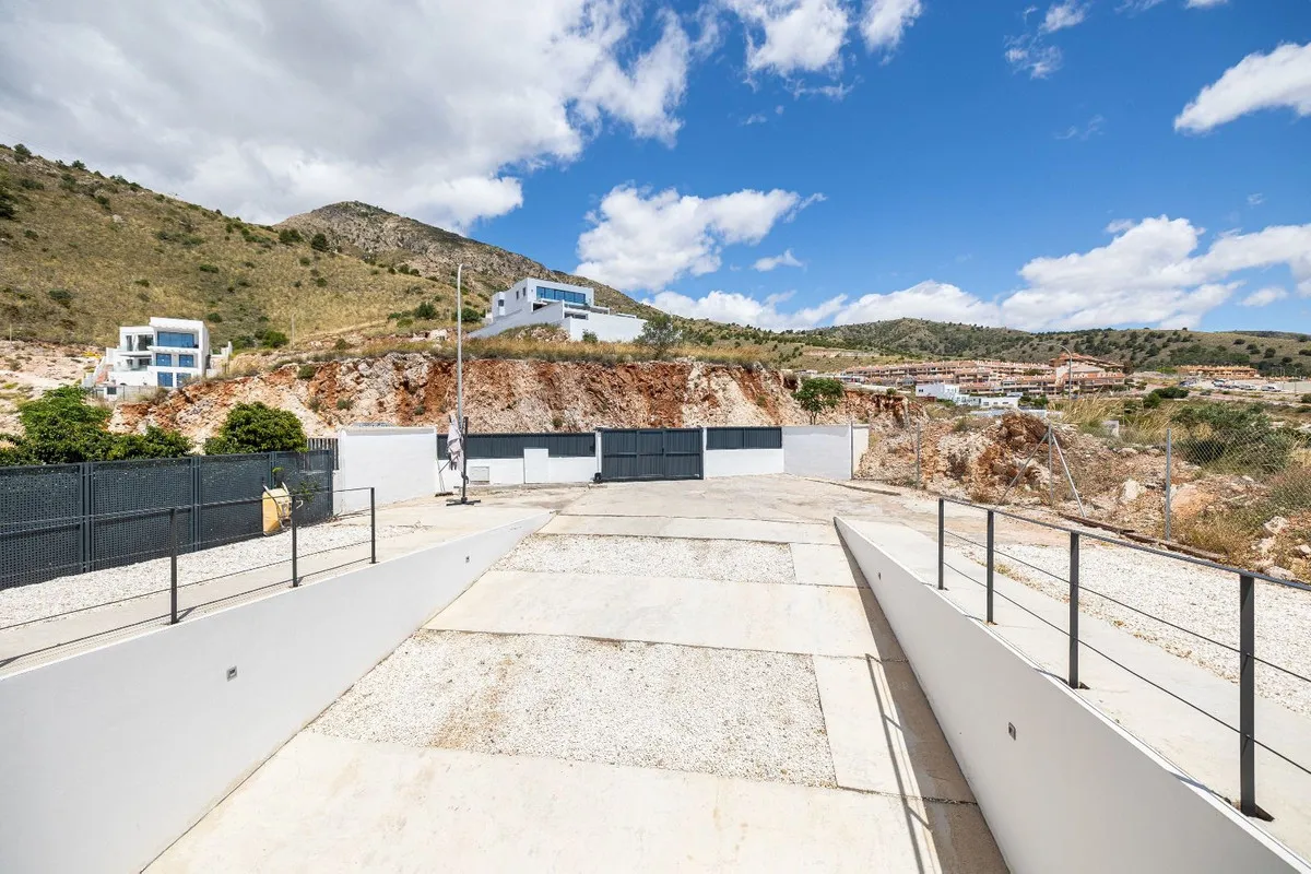 6f07dd68-e023-4c56-b979-c78322e8acaf