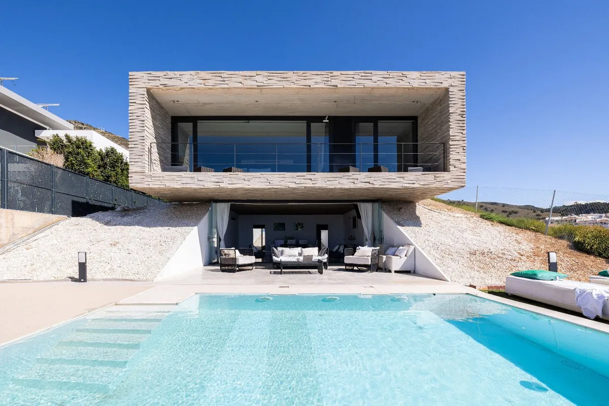 6f367492-45df-41a3-bcd5-2b61412523de