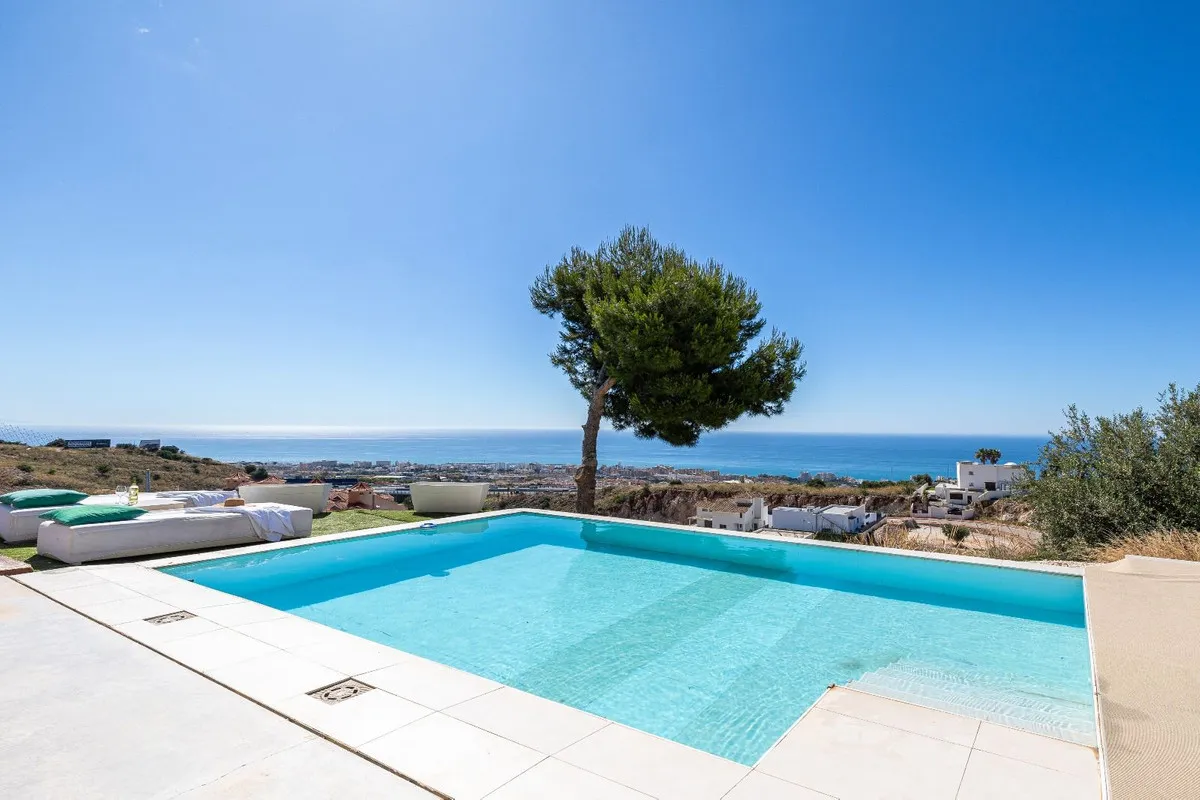 c05bc702-cdaf-4593-9fbb-e3f9bb8f286d