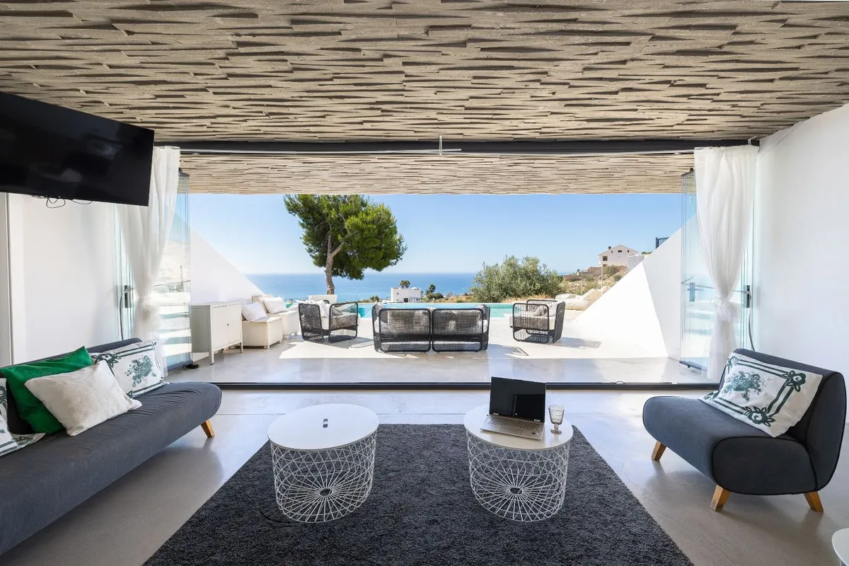 d4e2c388-26d6-4bb9-a73e-8e10c6d89ea3