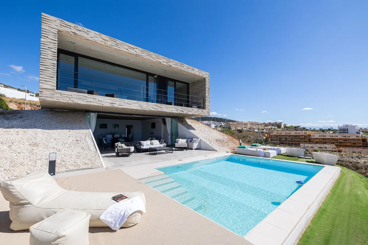 f7341a63-bff8-4ead-9c75-125cbd4d66cb