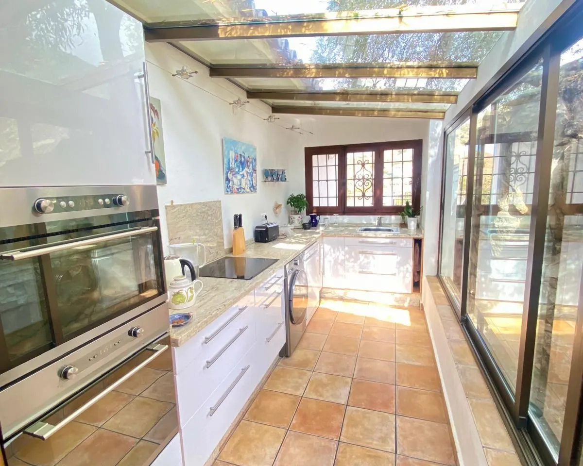 4953bf86-94fa-4d0a-a5d2-8bf272a23253