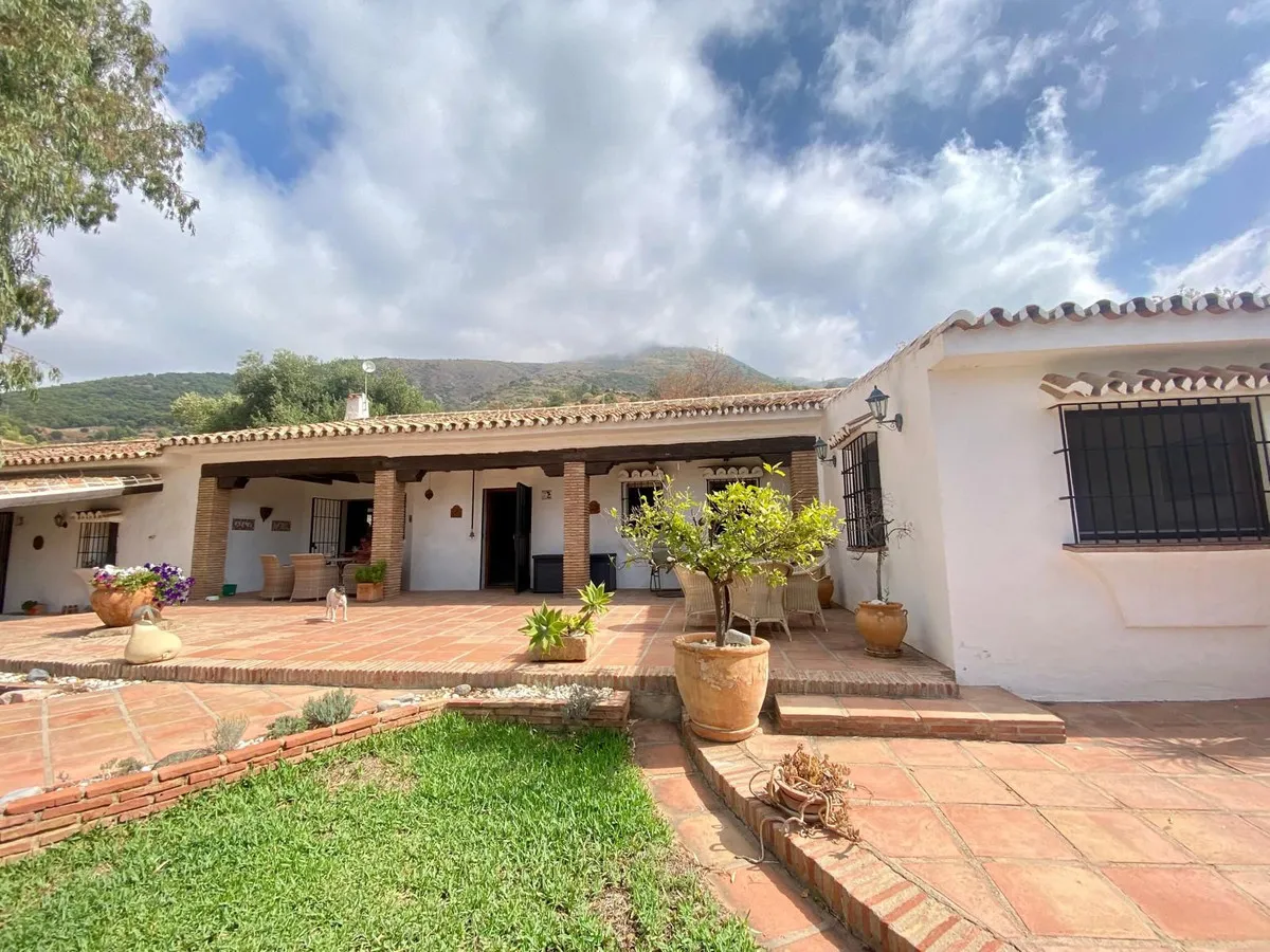 563ef580-c8fd-425b-92f8-37eb8d5587f2