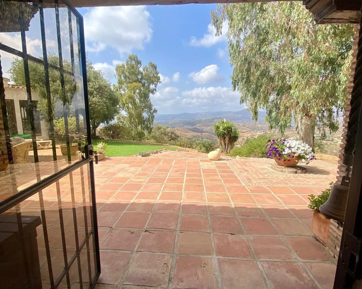 740c97ab-6bcb-4ff5-b291-e2cd03a17e49