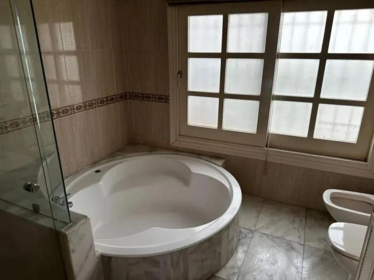 3c8664f5-6d95-49b6-bdfd-46661f6e0f88