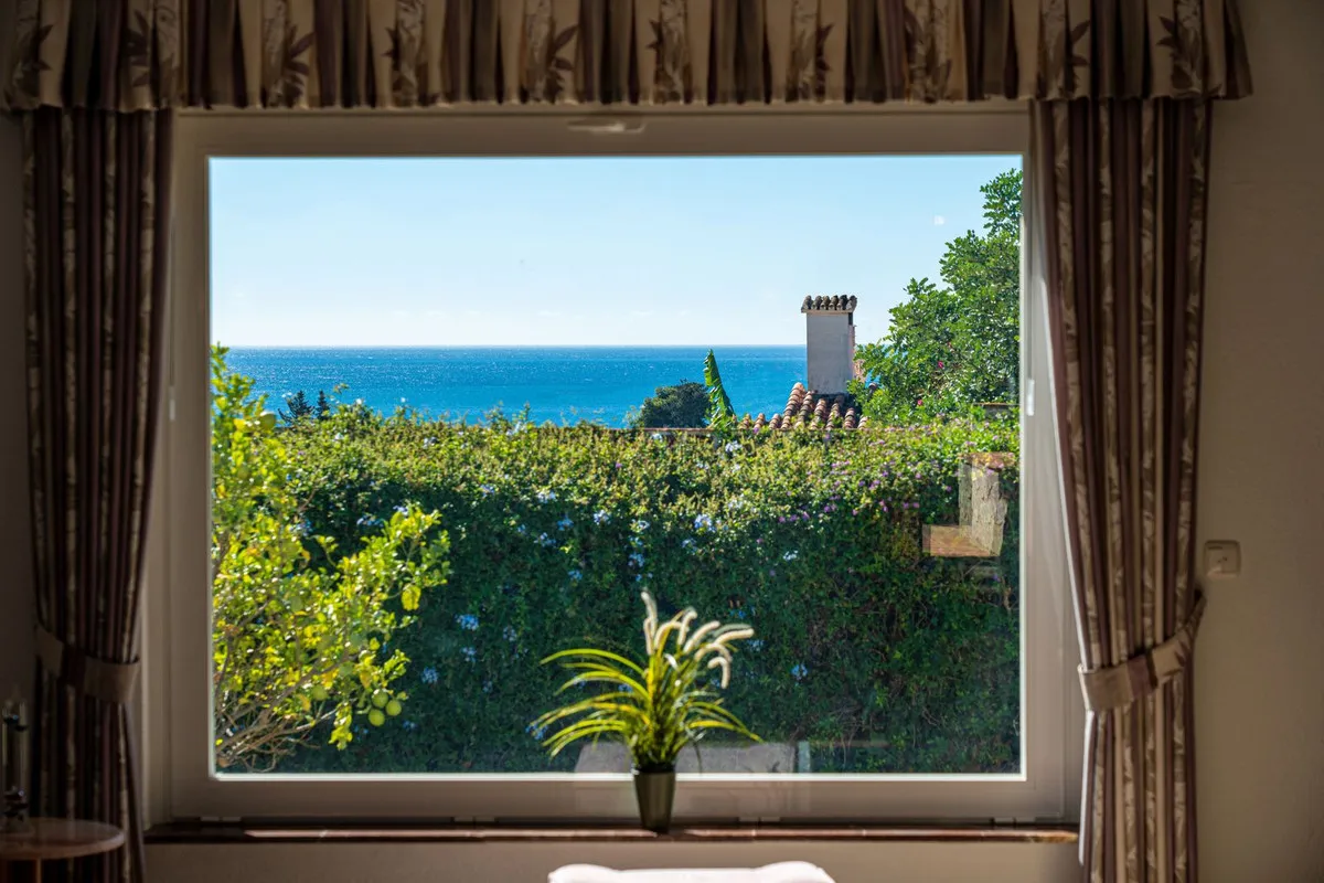 b28e9033-e6e9-4b63-ad6d-11bd2f079de4