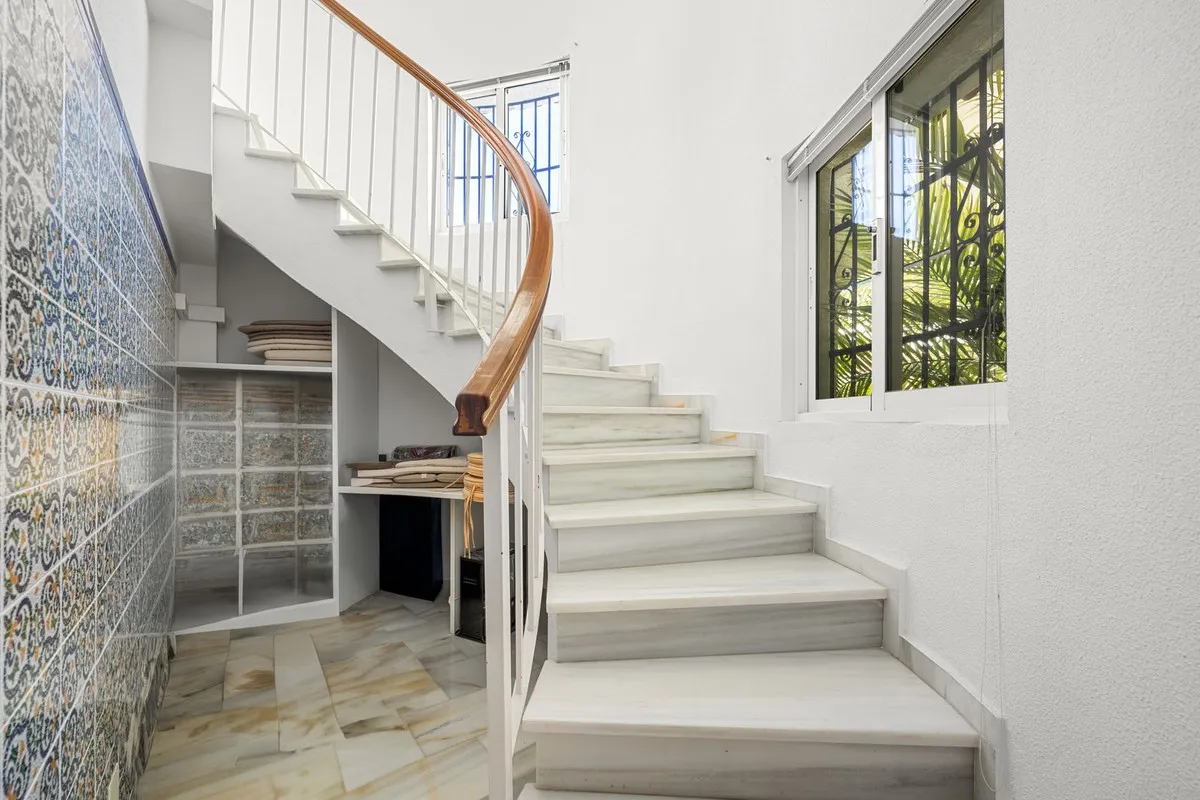 f9e05ab7-a83e-4cf0-9822-232ced8817f8