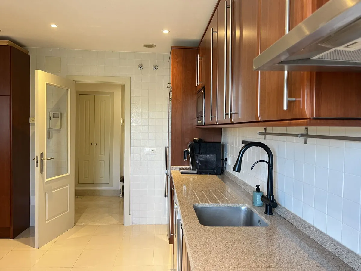 2035dba9-1d56-4b3a-bceb-a90c5aab0c56