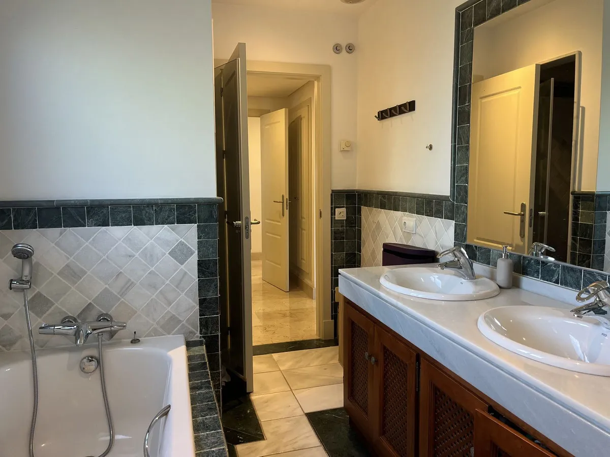 c3d58648-b888-4a00-a172-df00aa9771f1