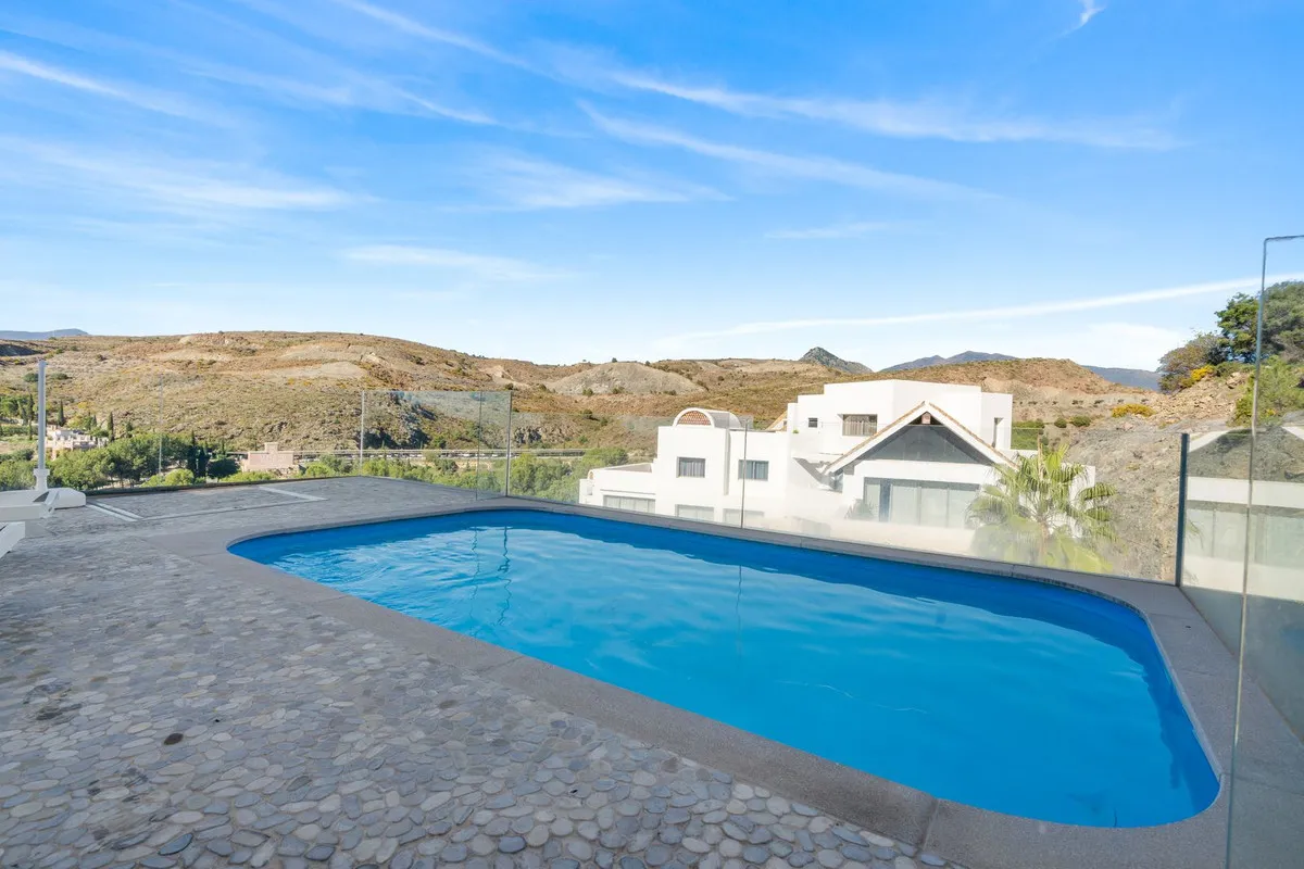 76ba8f34-a883-4648-8660-7dbd0f2501a0