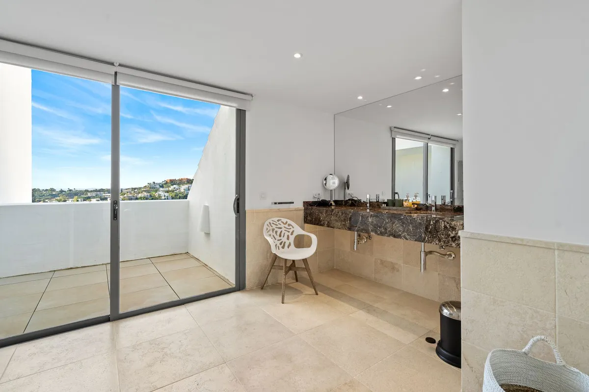 c812a519-eb92-4d0c-b7e7-38af40e461c0