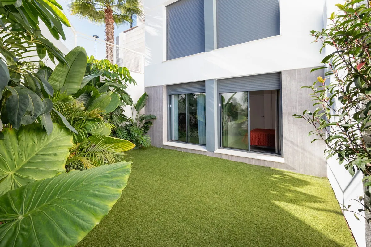 56952d8b-bb49-4659-acc7-ce73535f49c2