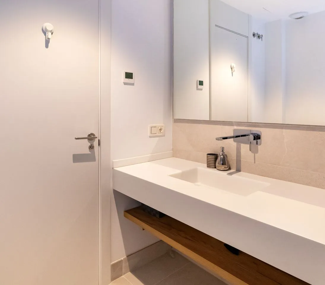 7a2c35e8-df41-466a-a8d7-3c128b82974d