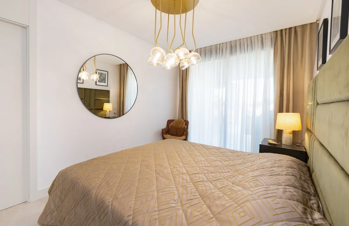 7e217b9c-e6d7-48fe-8876-501279d46ad6