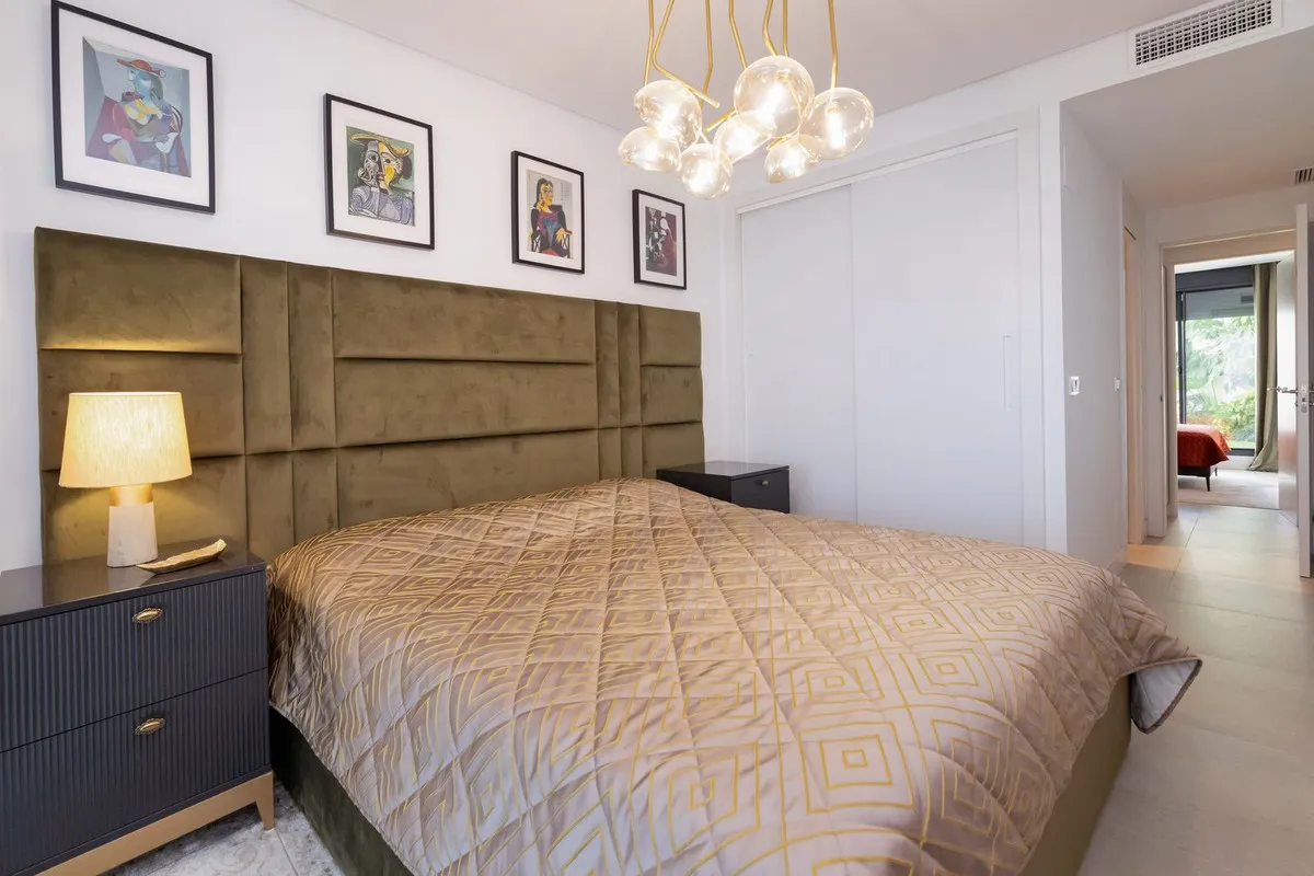 c8894517-895d-470b-9623-88ac9f292034