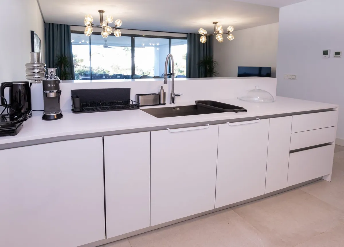 cb205427-fa48-4098-9504-fc67264e5ebb