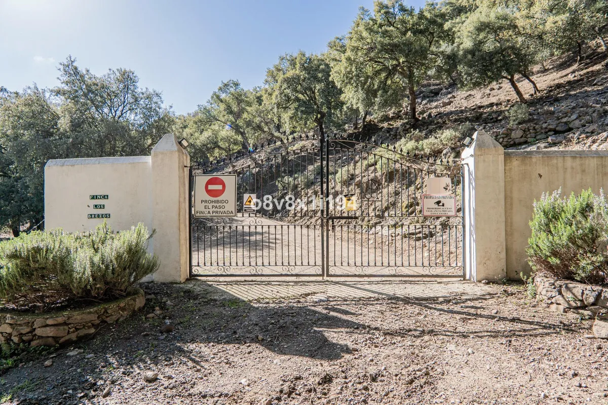 40495161-d7c4-4944-b046-44282c316333