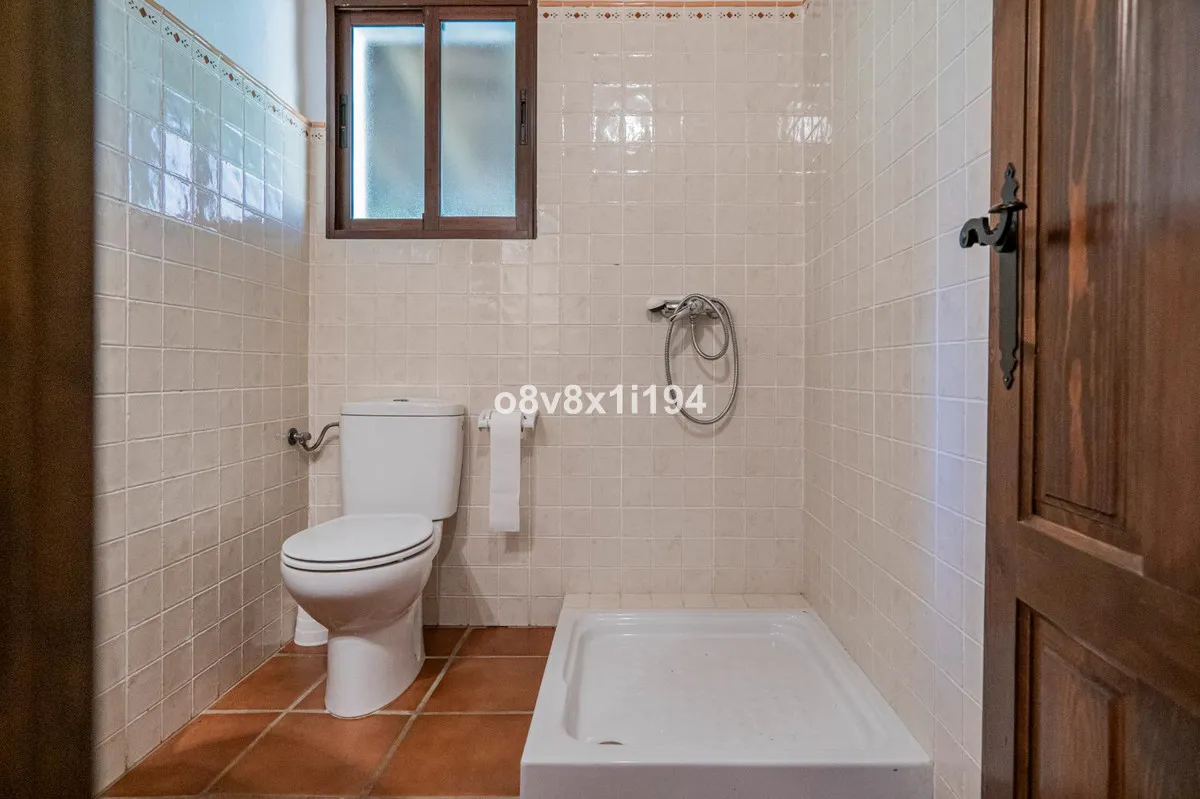 7eef1d5d-1eaa-42bf-857c-b5b94e96bc6d