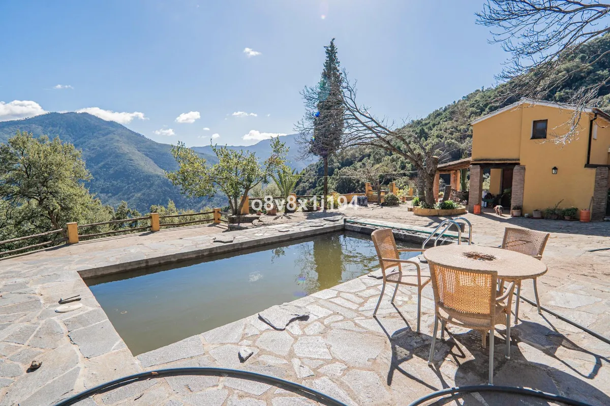 b182d07a-1e73-45c2-8f20-ba34adfc2064