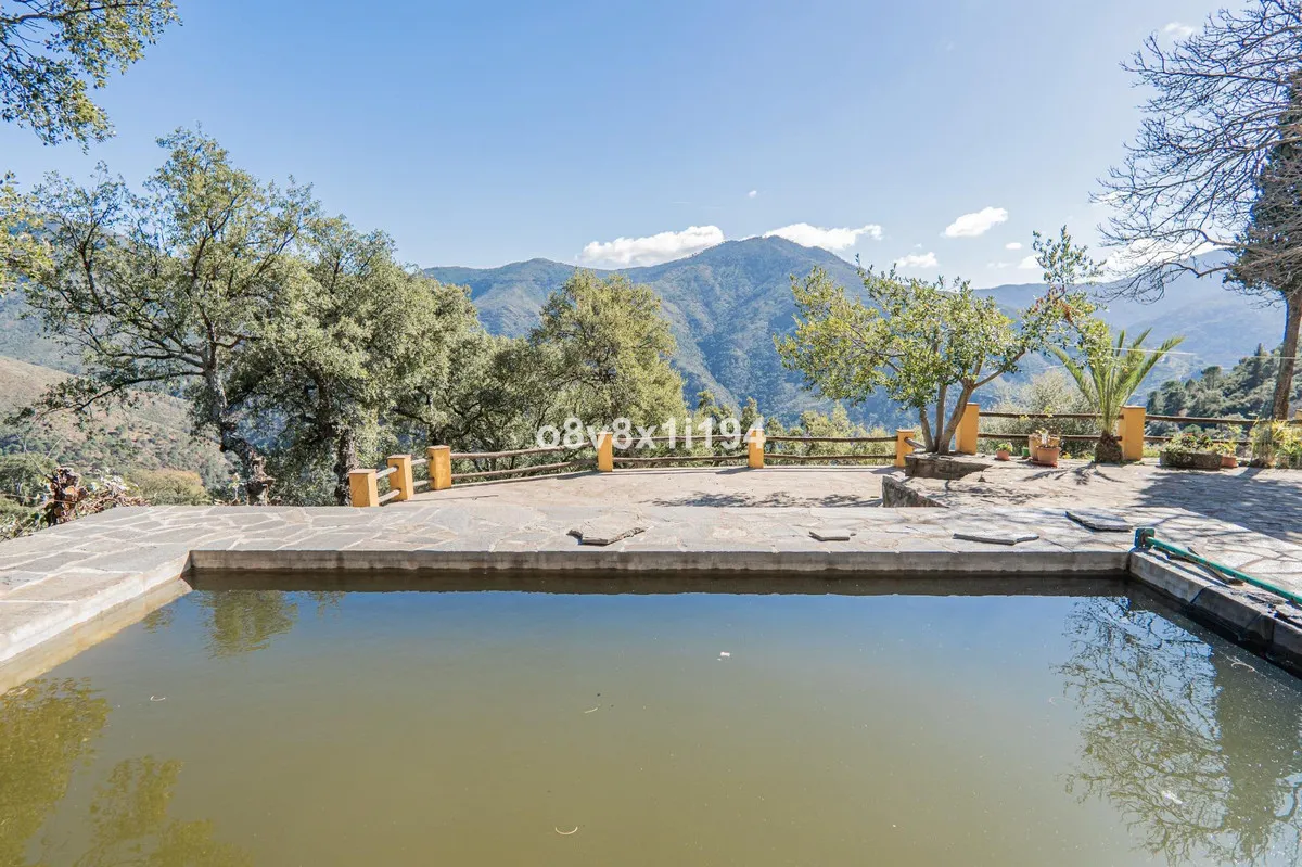 c9683662-7d01-4c05-a3a9-f356a730091f