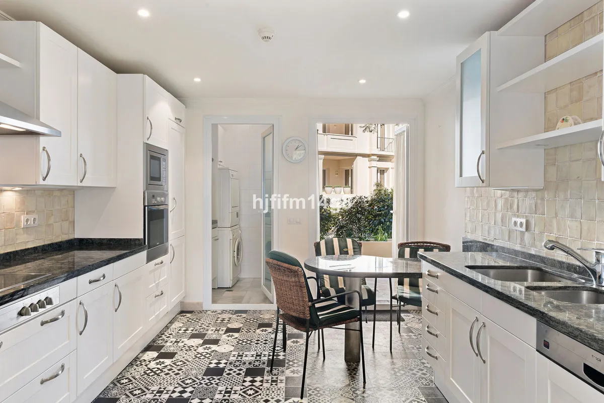 0d576257-afa3-441f-a8bc-f4f09bd48e3d