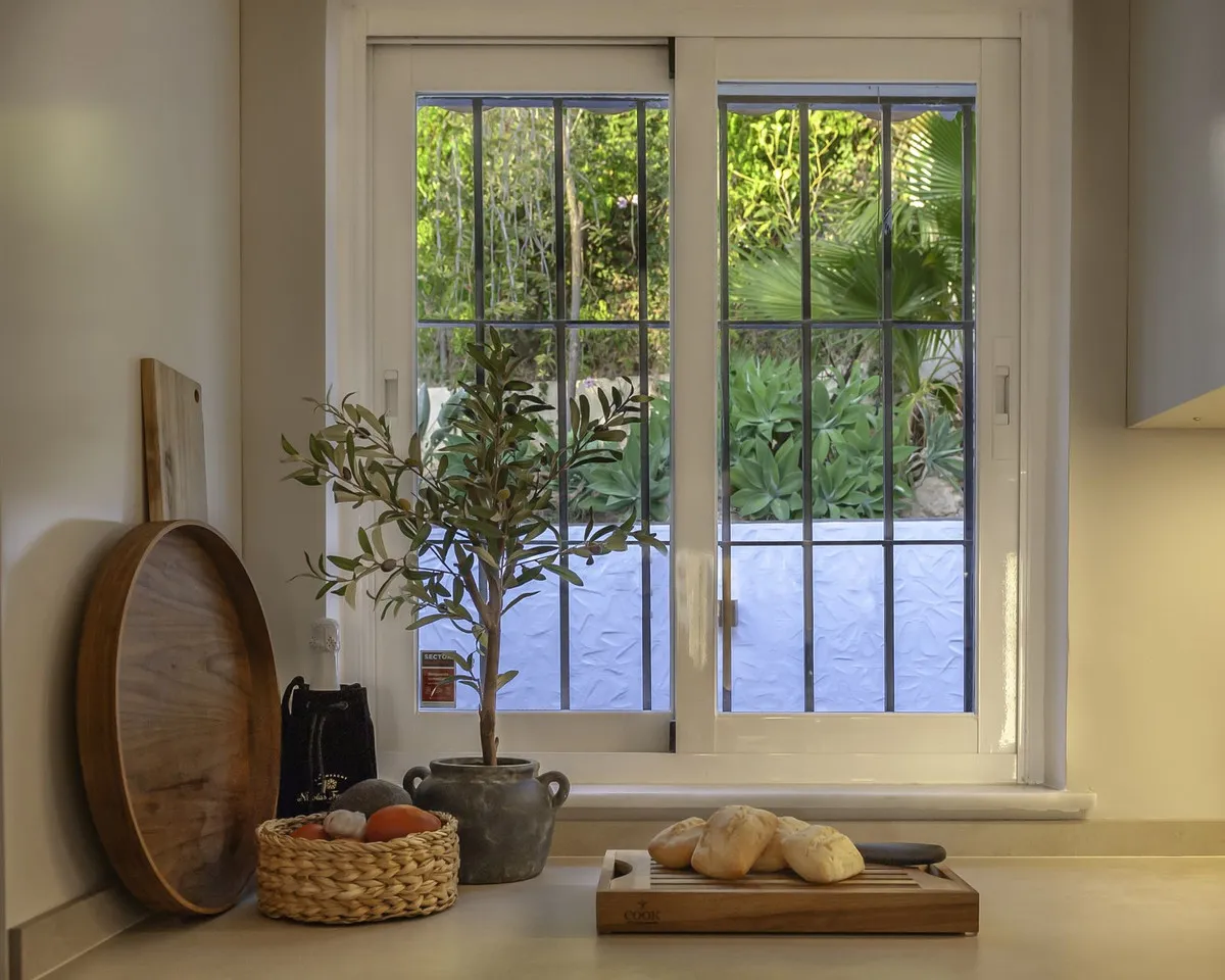 559a1143-07e0-4666-bb83-f5147cce95a9