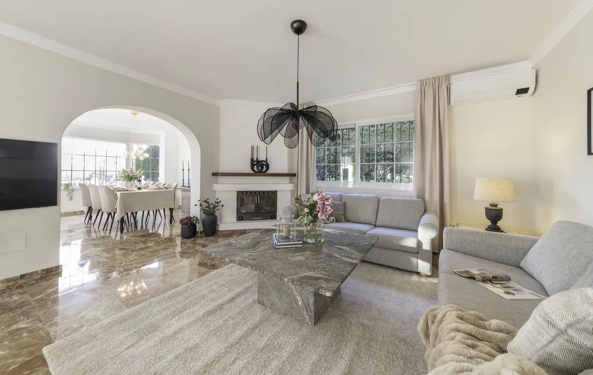 599da105-1943-4849-b89f-a4e3d5e524bd