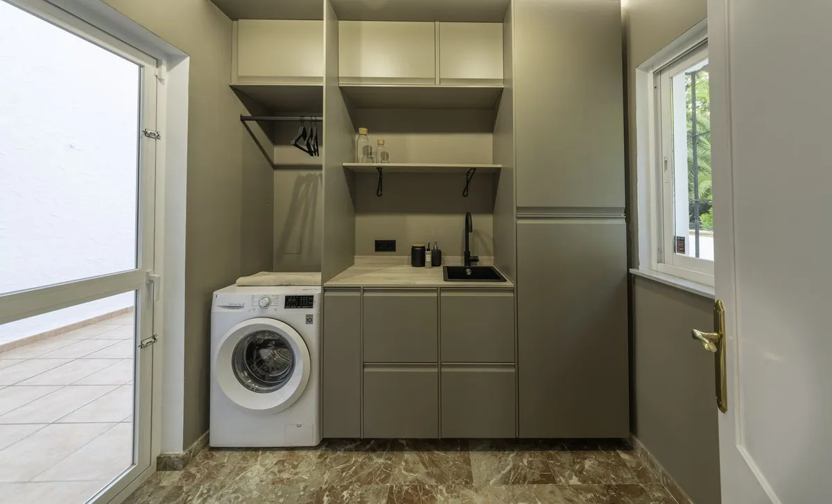 c77e0ccb-8aa0-4592-a7cf-45a5701eb15d