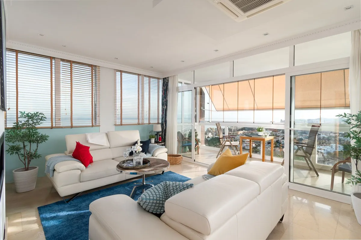 f2a693b2-b0fd-4dfe-aa3f-ece658d7530d