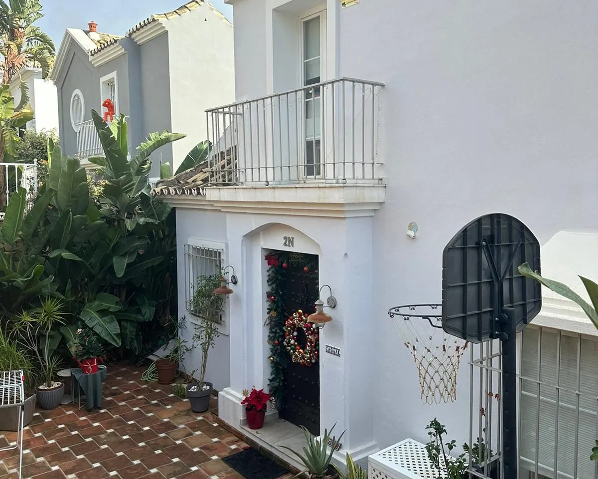 95b87ab6-e752-4a1e-8402-df7a4b7957f8