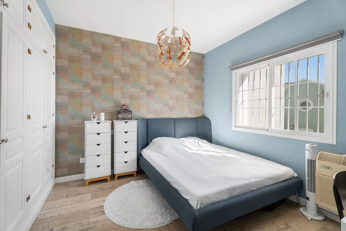 df2b76a0-b943-4a23-b194-2856e8bd8c61