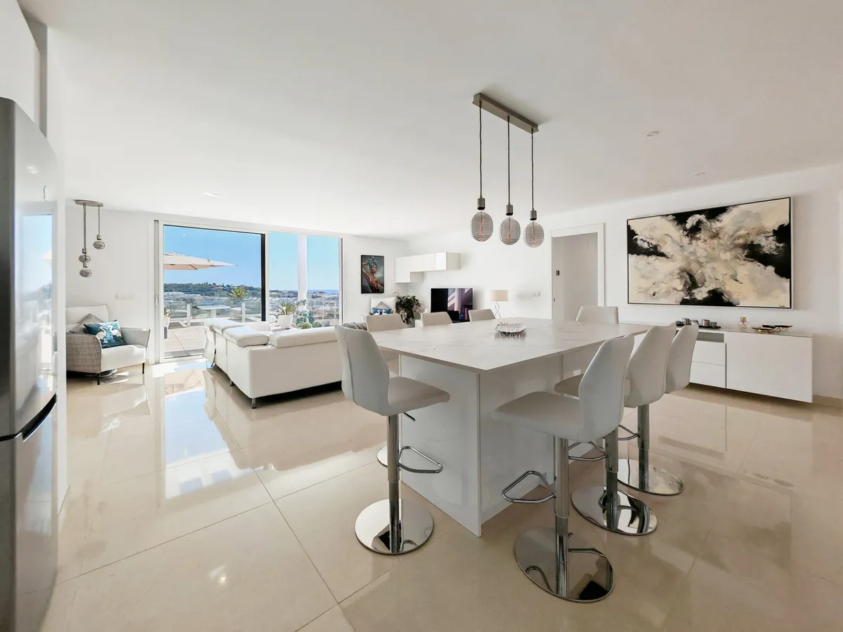 e3f0f33f-1ef2-43e7-89a1-ec5c927b43a6