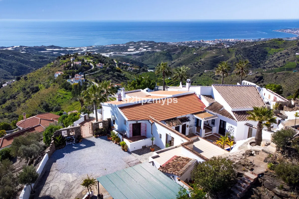 04300a5a-2643-4b9d-a649-87b066bc1049