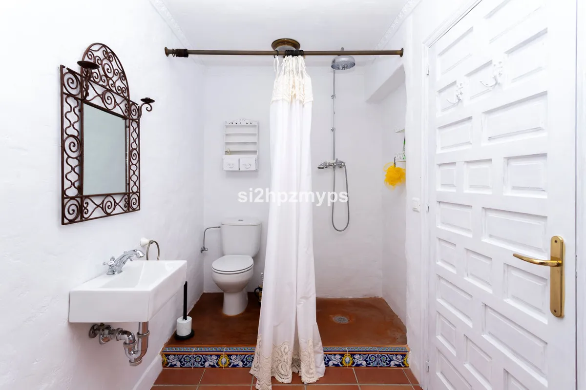 6a8ebaf7-405d-43bd-a346-a532542f91da