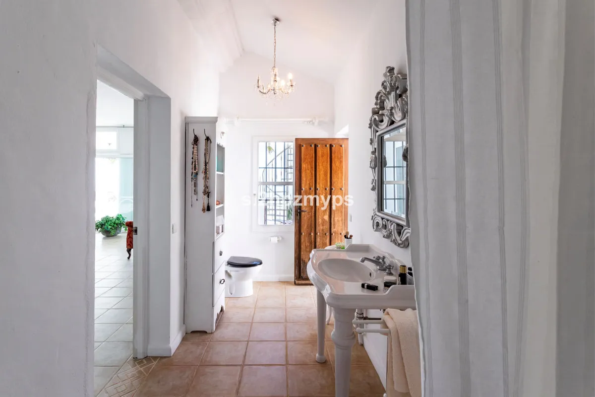 d7ef8610-a941-4f4c-8f07-2015a4311905