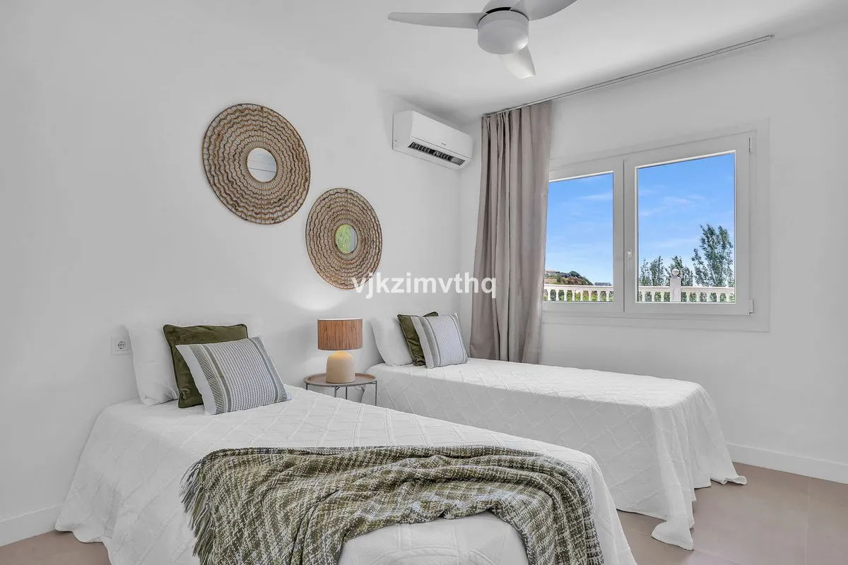 34885663-514e-4318-bec3-750349f51b83