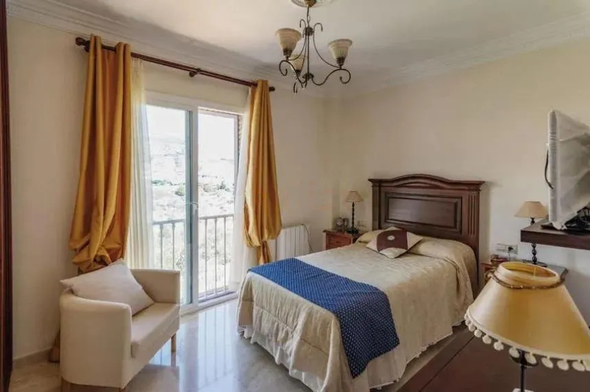 8178eb12-10a1-4002-8109-ee385daaed2a