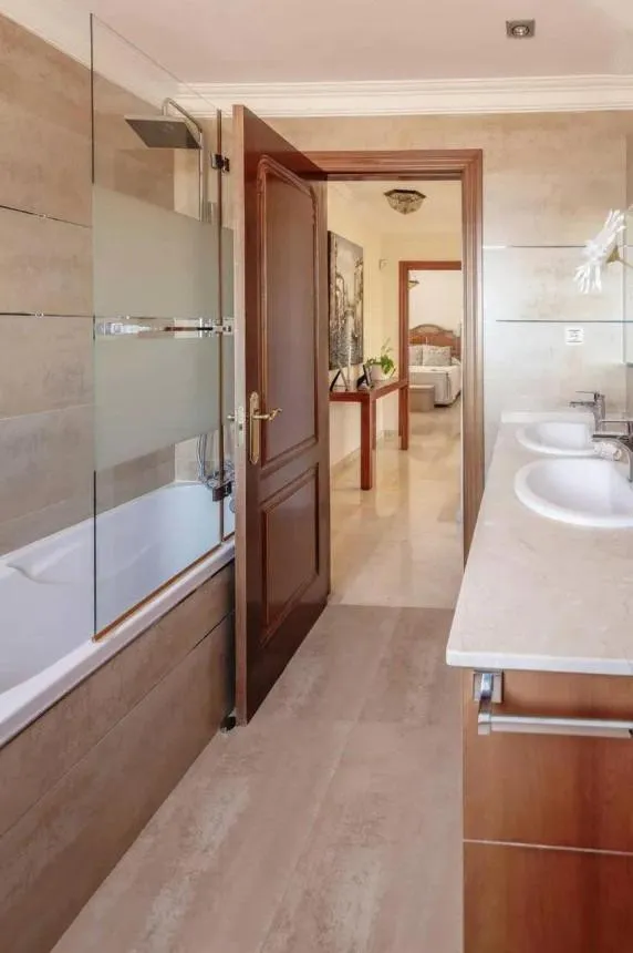 a9d74bfc-8b38-4947-acbe-f45a363cef38