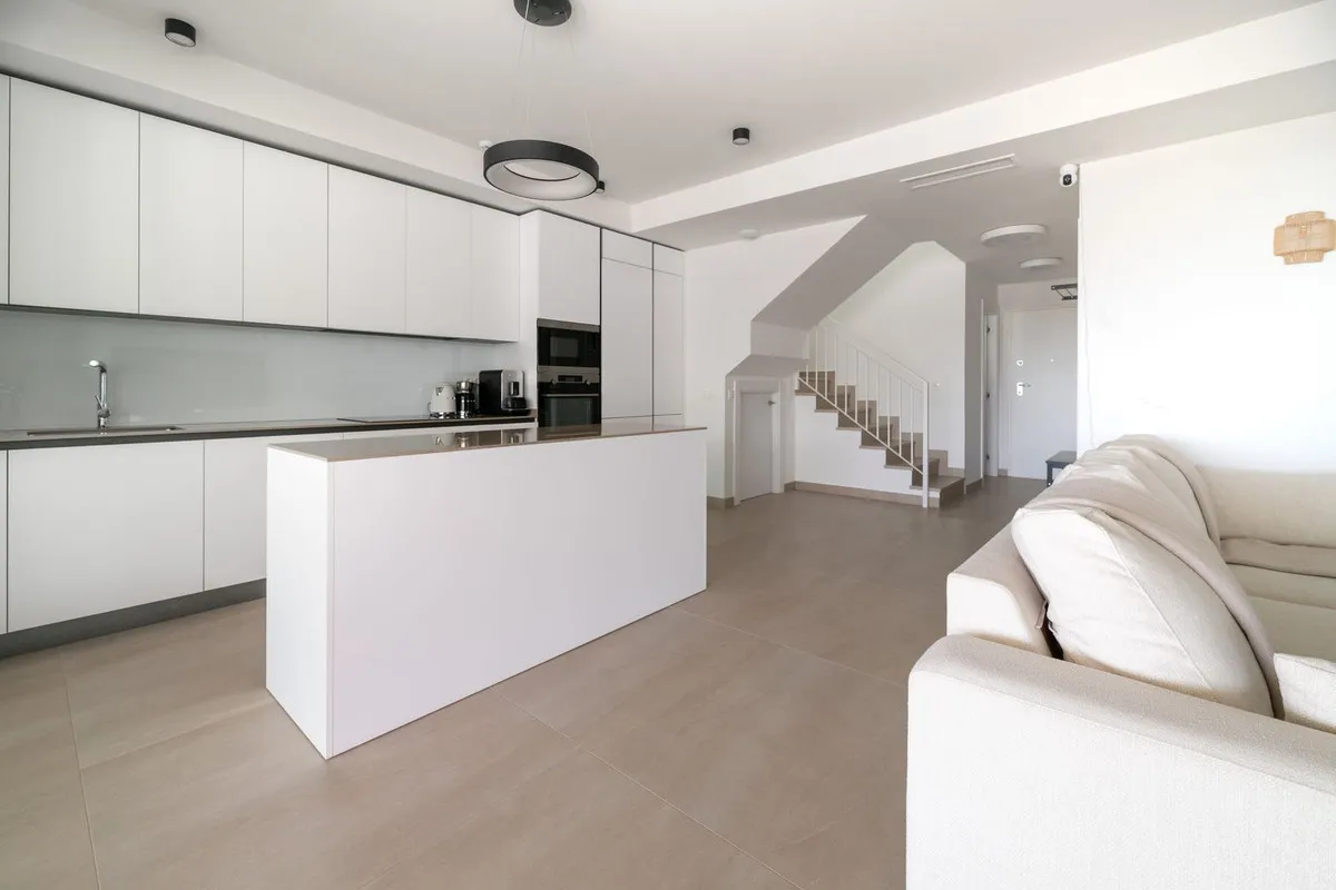 1afb3404-c92e-42c8-8e50-7502ce61f970