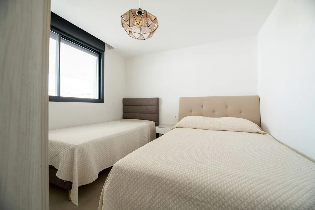 65ffcd6b-96f2-49f2-bdb6-84f07c596e9c